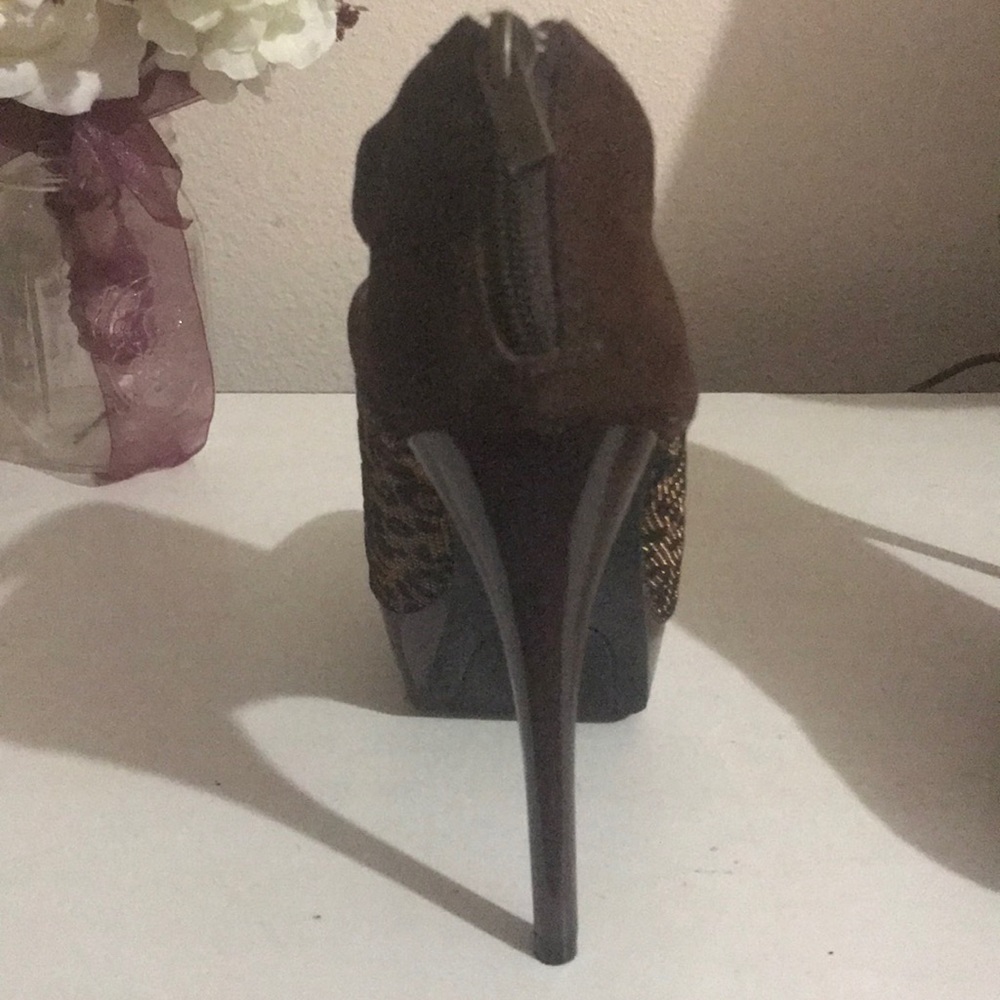 Shoes - Picture 3 of 3